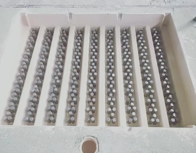Alloy bars arranged in a casting mould