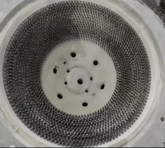 Bowl liner mould with a dense alloy bar field